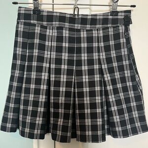 Black and White Plaid Pleated Skirt